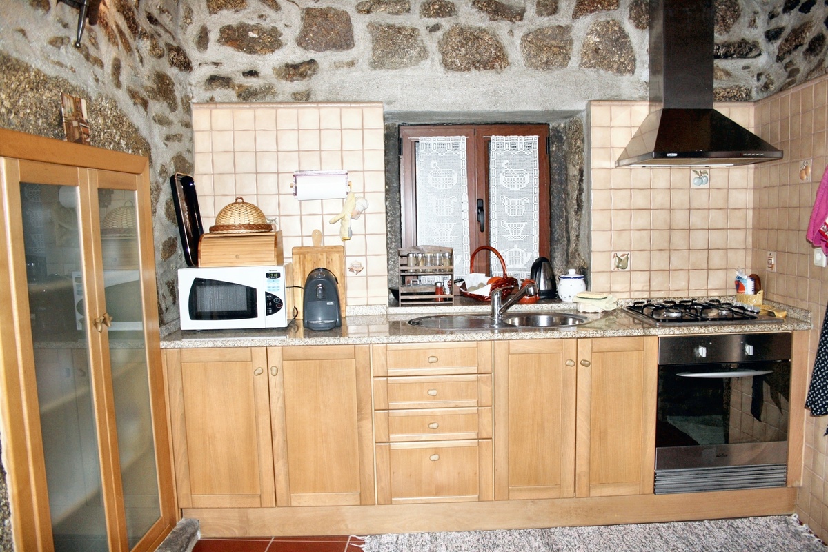 Maison 200m² pour 7 personnes à Nogueira, terrasse barbecue - Photo 4
