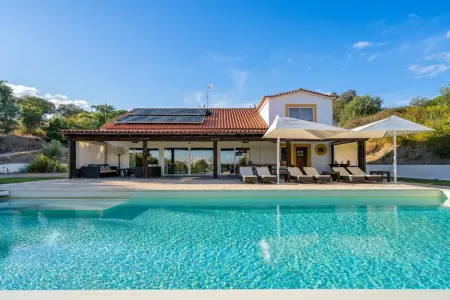 Location villa à Mora, Évasion Paisible à Mora : Villa avec Piscine Privée