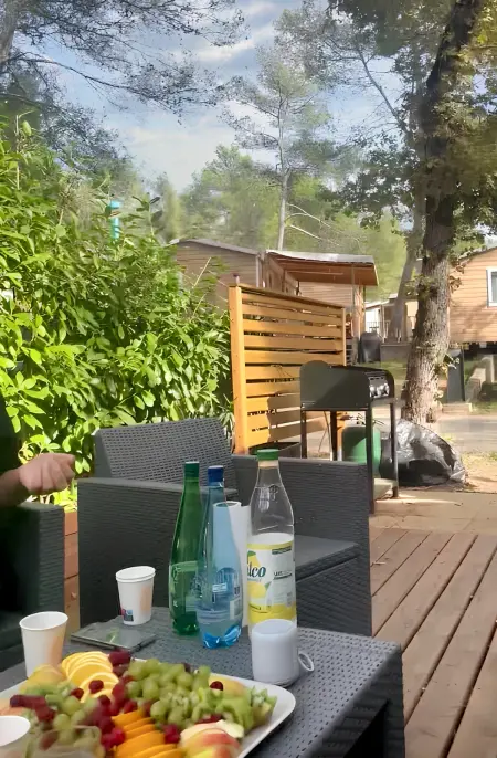 Bungalow confortable à Nans-les-Pins avec piscine partagée - Photo 6