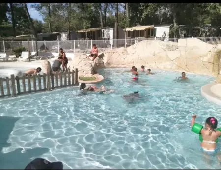 Bungalow confortable à Nans-les-Pins avec piscine partagée - Photo 7