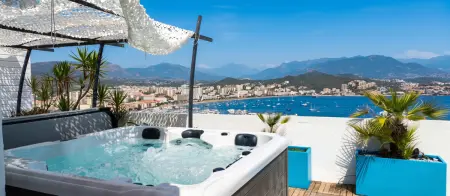 Appartement 140 m² vue mer, spa privé et terrasse à Ajaccio : photo 3