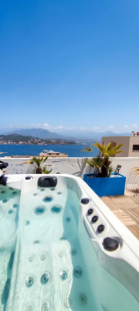 Appartement 140 m² vue mer, spa privé et terrasse à Ajaccio : photo 10
