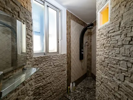 Appartement 140 m² vue mer, spa privé et terrasse à Ajaccio : photo 18