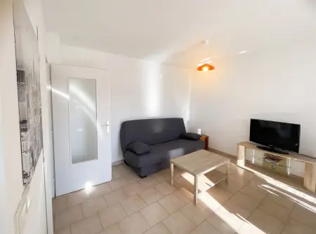 Appartement moderne à Fréjus avec piscine partagée et balcon : photo 2