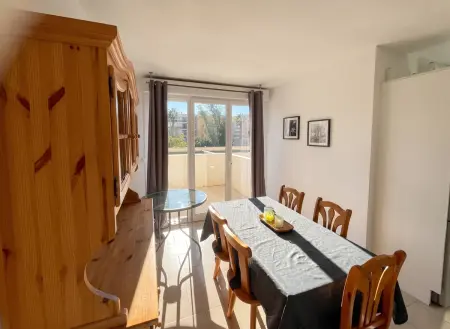 Appartement moderne à Fréjus avec piscine partagée et balcon : photo 3