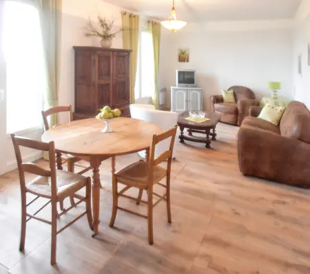 Maison avec jardin clôturé et vue mer à Portbail : photo 4