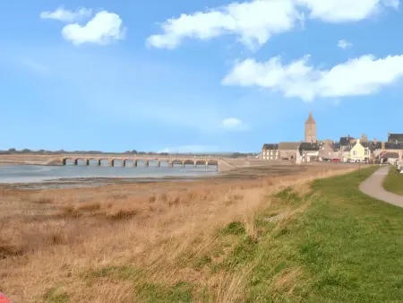 Maison avec jardin clôturé et vue mer à Portbail : photo 9