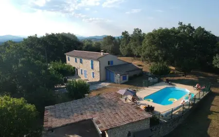 Location villa à Méjannes lès Alès, Villa élégante à Méjannes-lès-Alès avec piscine privée