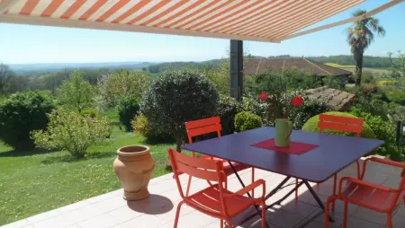 Maison plain-pied avec vue lac et montagne à Monlaur-Bernet : photo 3