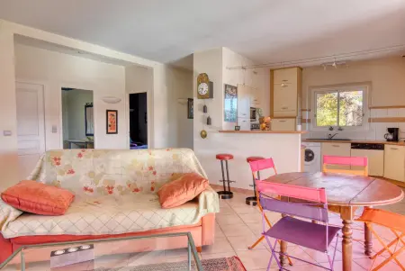 Maison plain-pied avec vue lac et montagne à Monlaur-Bernet : photo 4