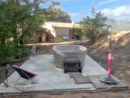 Maison avec jacuzzi, vue montagne et jardin à Sartène : photo 3