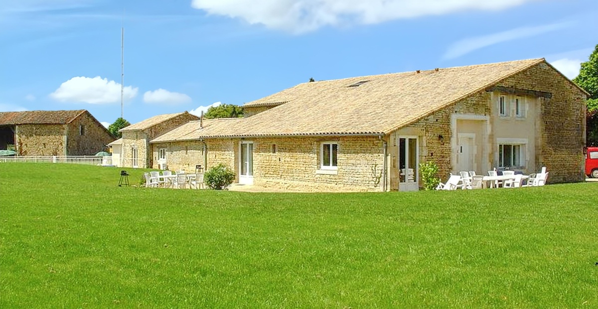 Maison 4 chambres avec piscine à Saint-Vincent-la-Châtre - Photo 2