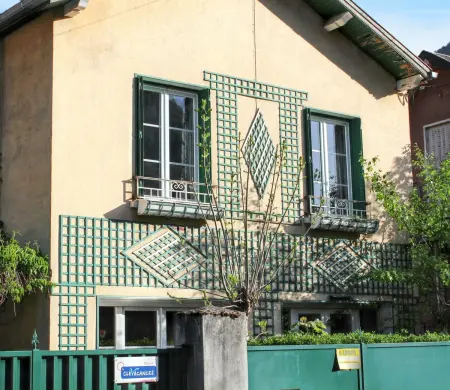 Maison accueillante à Bagnères-de-Luchon avec vue sur la montagne. - Photo 4