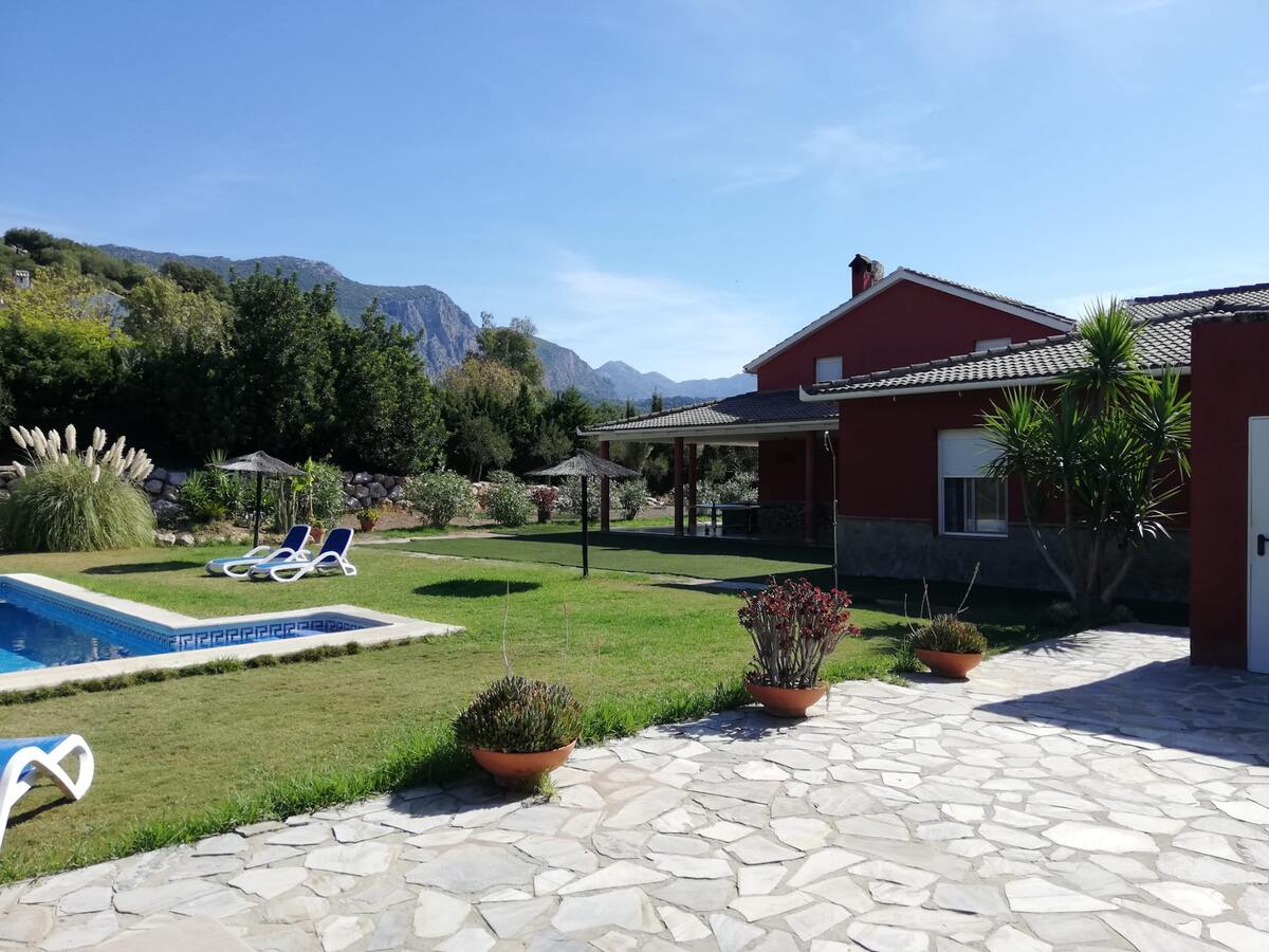 Villa 16 pers., 5 chambres, piscine privée à Ubrique - Photo 2
