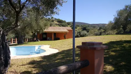 Location villa à Puerto Serrano, Villa spacieuse avec piscine privée à Puerto Serrano