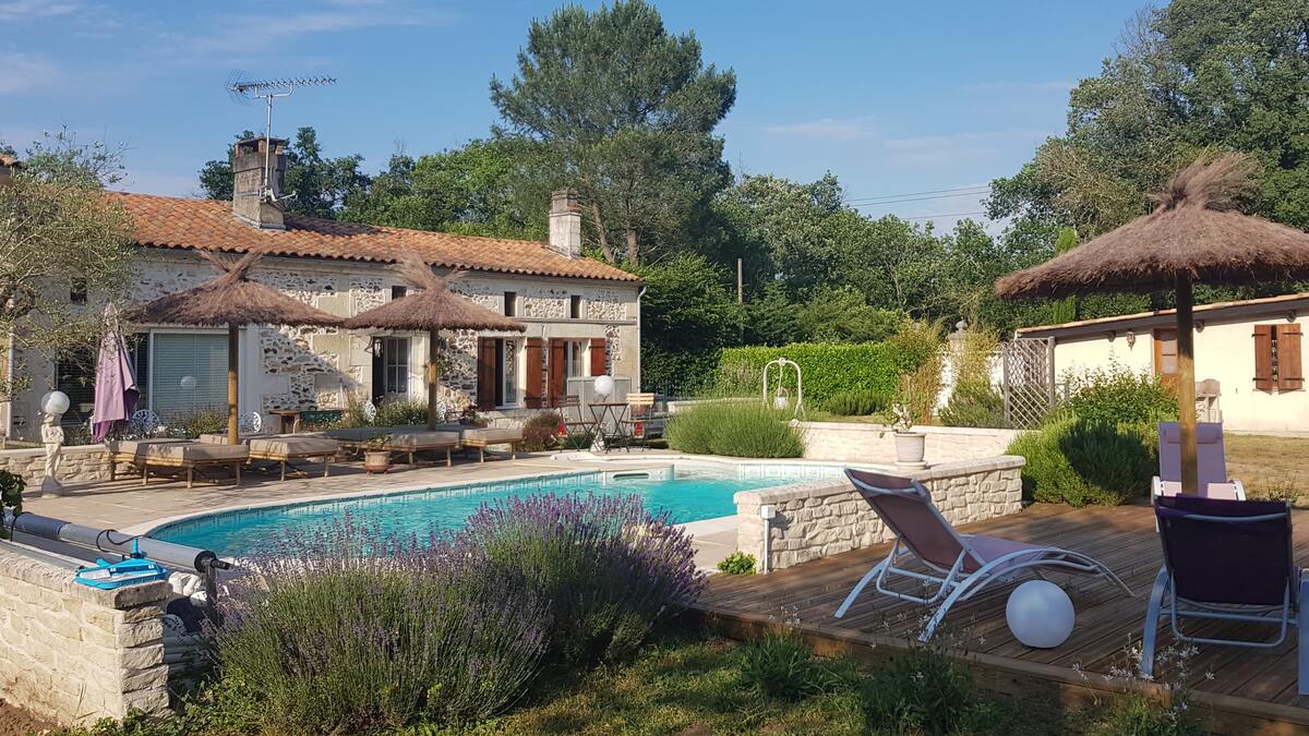Maison 30 m² avec piscine à Bussac-Forêt - Photo 1