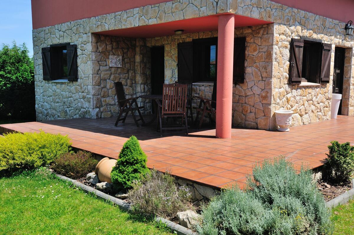Maison 121 m² Albuerne, jardin clôturé et barbecue - Photo 1