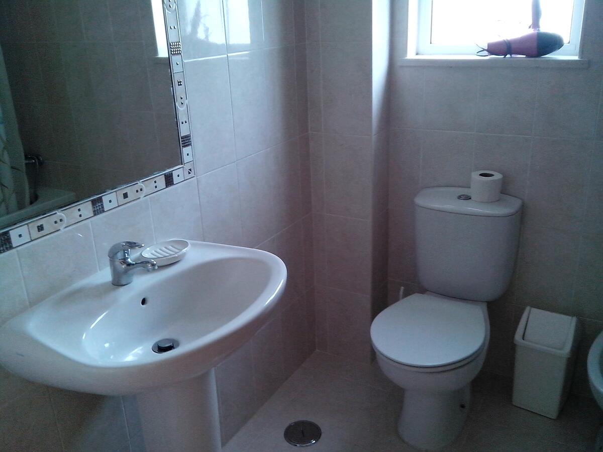 Appartement 60 m² avec piscine et balcon vue montagne - Photo 14