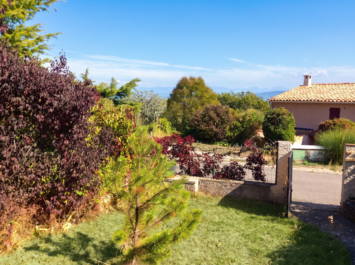 Maison 4 pers. avec jardin clôturé et vue montagne à Vachères - Photo 1