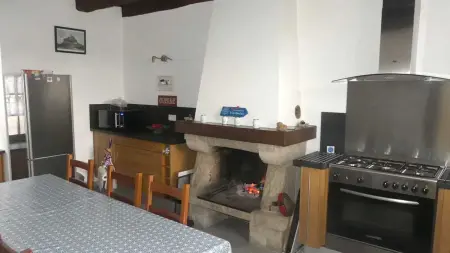 Maison avec superbe jardin et cheminée à Sougéal, 7 pers. : photo 17