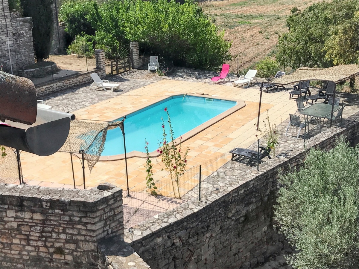 Appartement 2 étoiles à Orgnac-l'Aven, piscine été - Photo 4