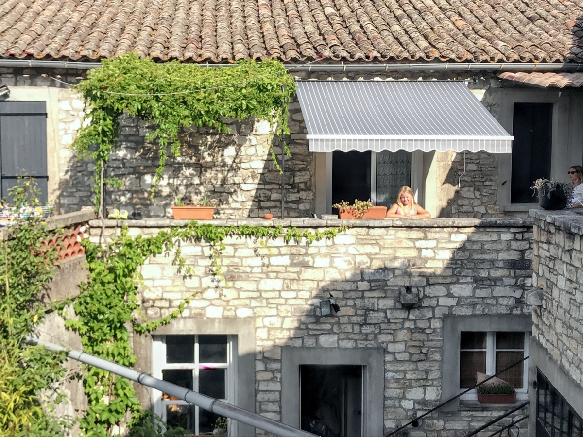 Appartement 2 étoiles à Orgnac-l'Aven, piscine été - Photo 6