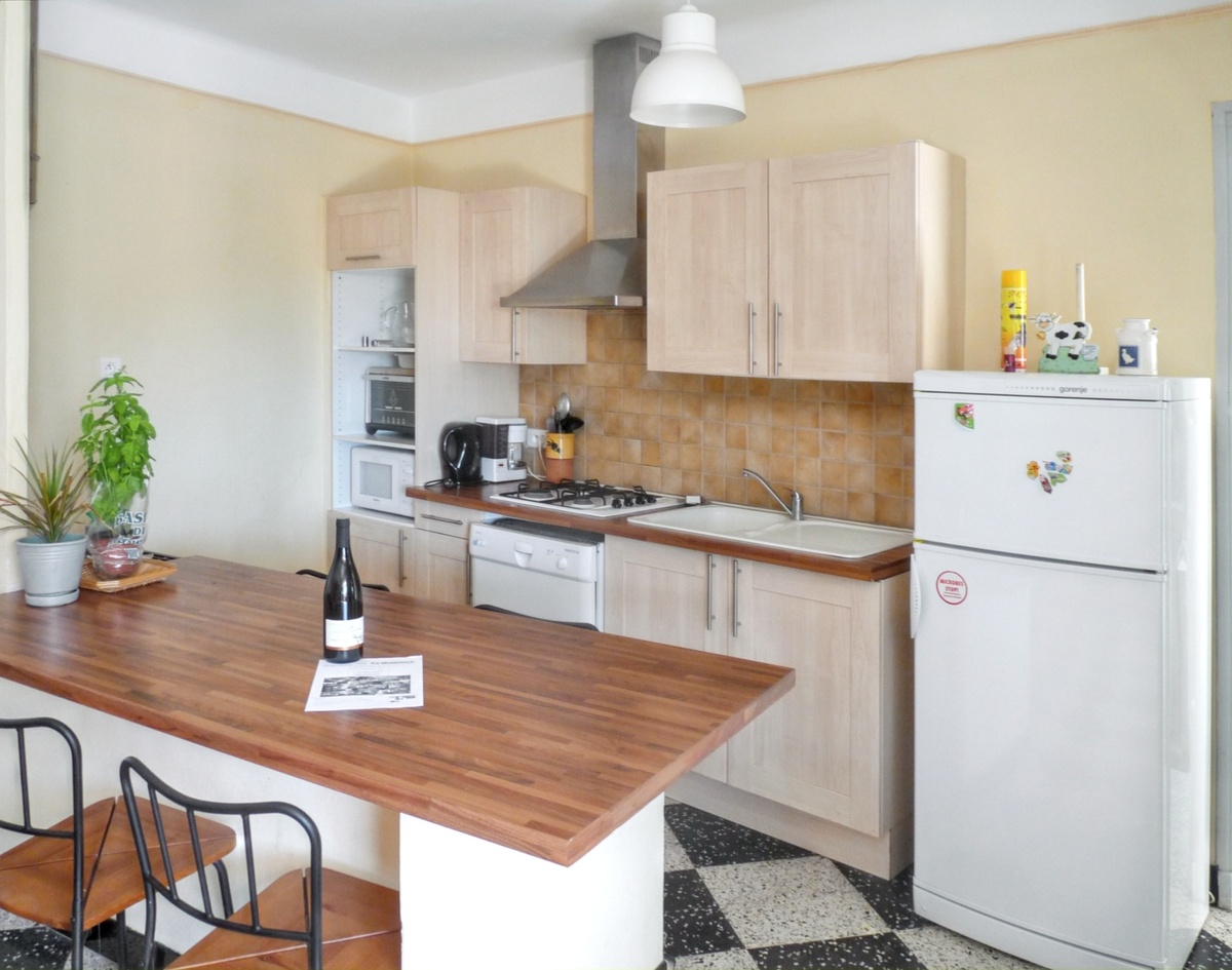 Appartement 2 étoiles à Orgnac-l'Aven, piscine été - Photo 9