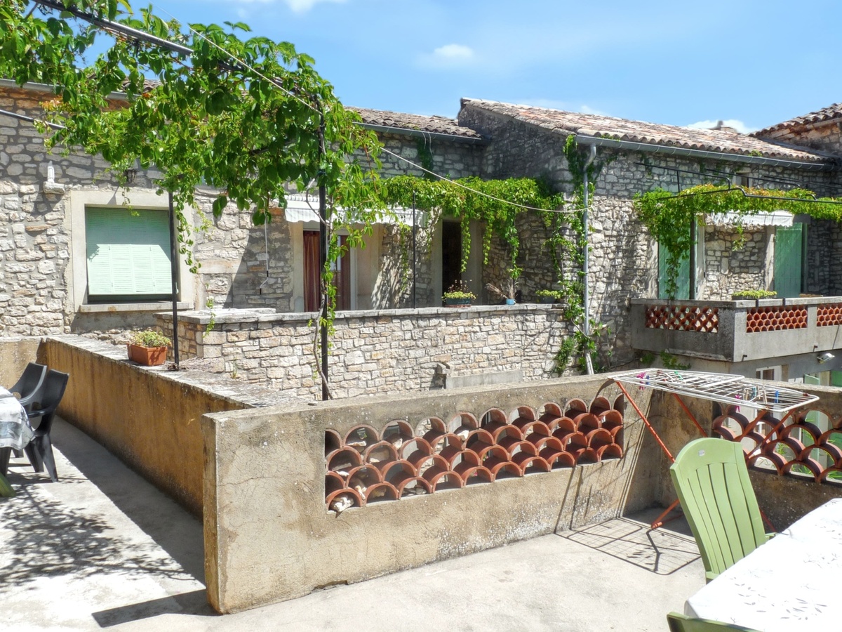 Appartement 2 étoiles à Orgnac-l'Aven, piscine été - Photo 13