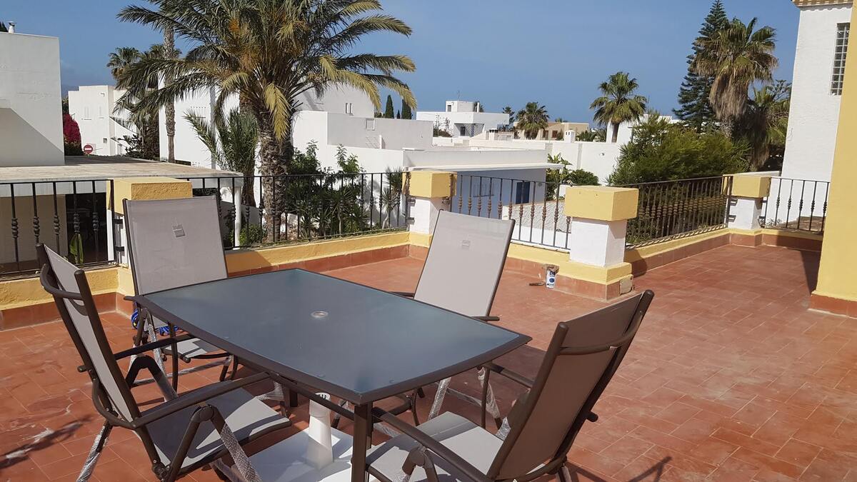 Maison 420 m² avec piscine et jacuzzi à Vera - Photo 4