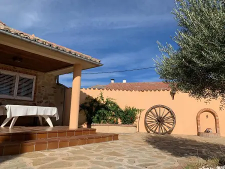 Maison spacieuse à Aldehuela de la Bóveda - Jardin privé 217m² - Photo 1