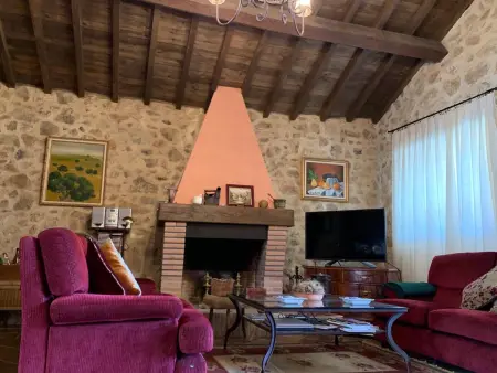 Maison spacieuse à Aldehuela de la Bóveda - Jardin privé 217m² - Photo 4
