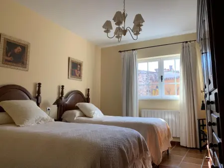 Maison spacieuse à Aldehuela de la Bóveda - Jardin privé 217m² - Photo 11
