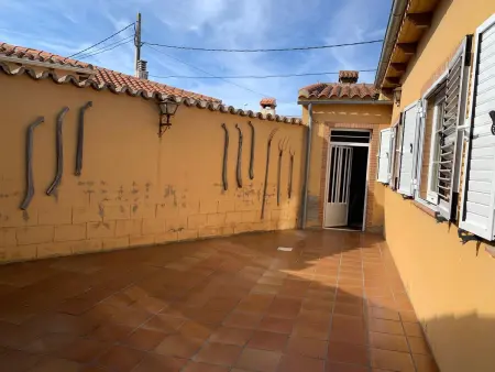 Maison spacieuse à Aldehuela de la Bóveda - Jardin privé 217m² - Photo 14