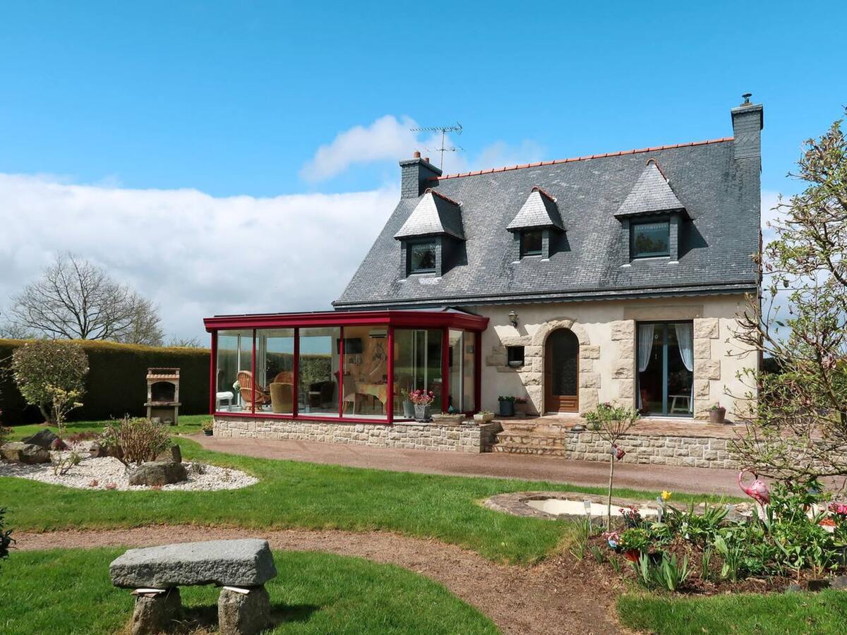 Maison 120 m² Pédernec : 3 chambres, jardin clos et barbecue - Photo 1