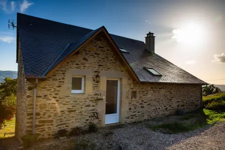 Location appartement à Saint Côme d'Olt, Appartement charmant à Saint-Côme-dOlt - 80 m² avec balcon