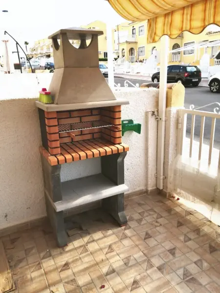 Maison ensoleillée à Santa Pola, piscine partagée - Photo 9