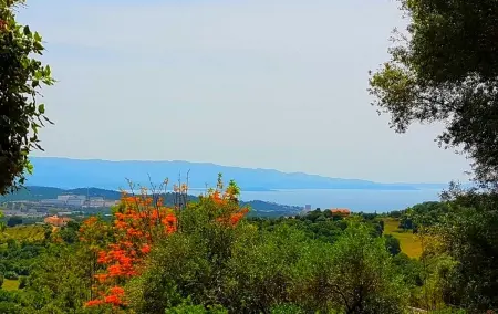 Maison charmante à Alata avec vue sur mer et ville - Photo 1