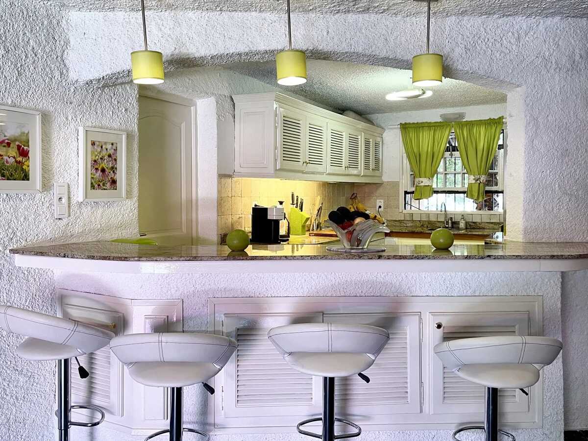 Villa 8 personnes avec vue montagne et jardin clos à Porto-Vecchio - Photo 4
