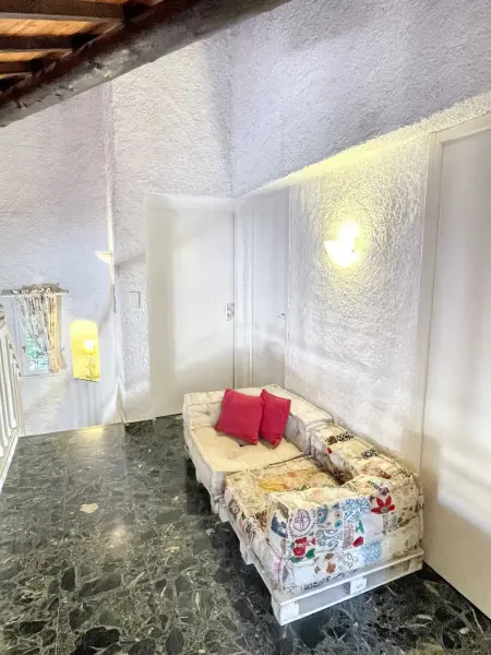 Villa charmante à Porto-Vecchio avec vue sur la montagne. - Photo 4