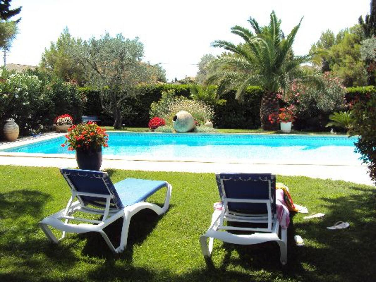 Maison avec piscine privée chauffée à Orange, jardin et 3 chambres - Photo 1