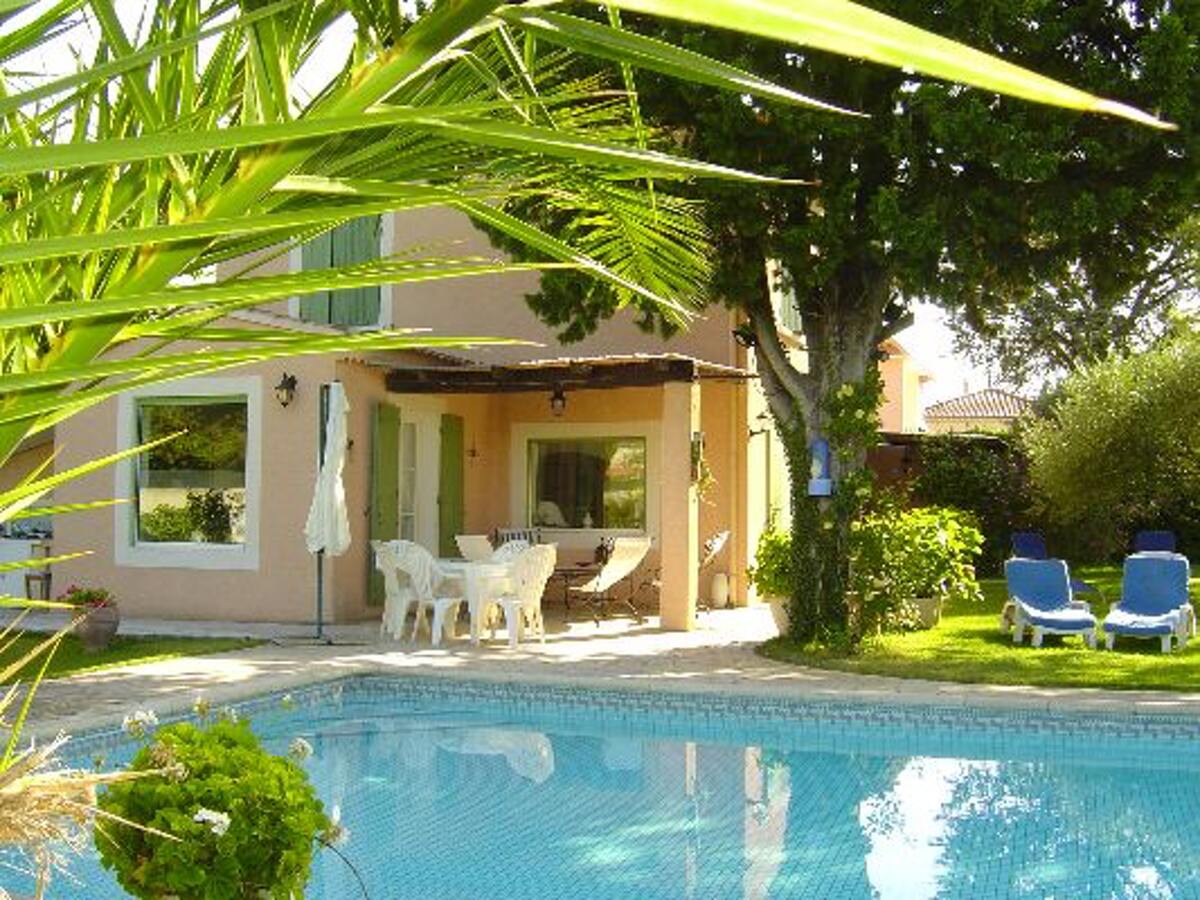 Maison avec piscine privée chauffée à Orange, jardin et 3 chambres - Photo 2