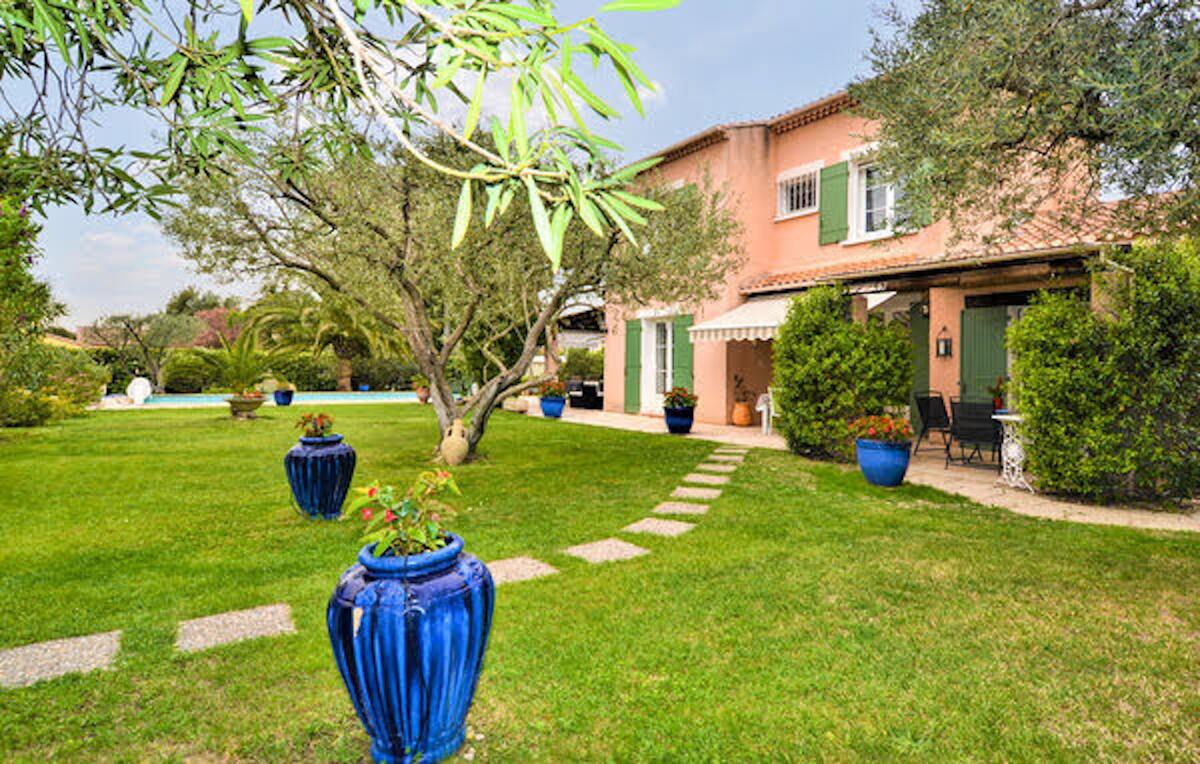 Maison avec piscine privée chauffée à Orange, jardin et 3 chambres - Photo 4