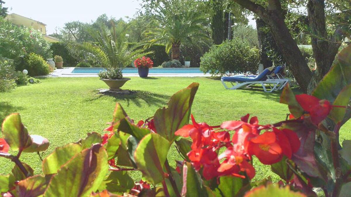 Maison avec piscine privée chauffée à Orange, jardin et 3 chambres - Photo 5