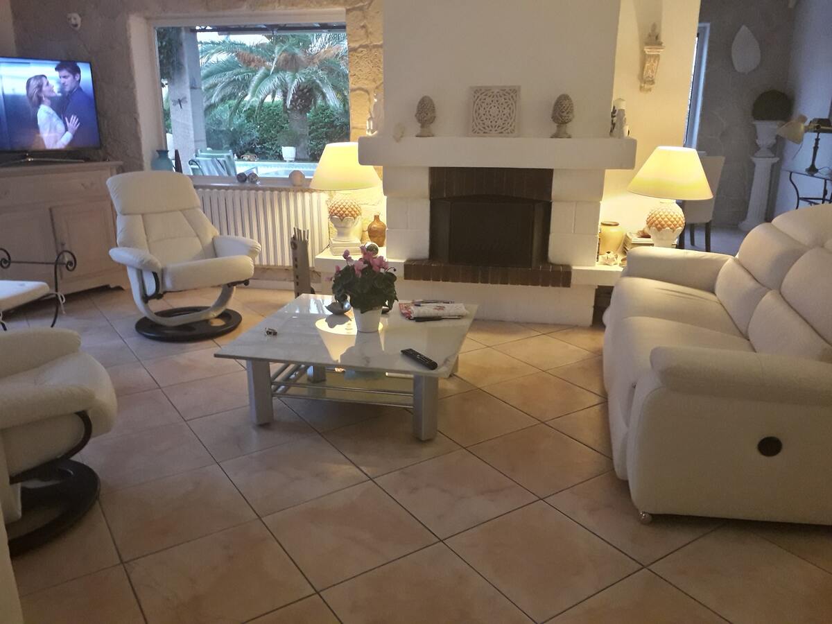 Maison avec piscine privée chauffée à Orange, jardin et 3 chambres - Photo 10