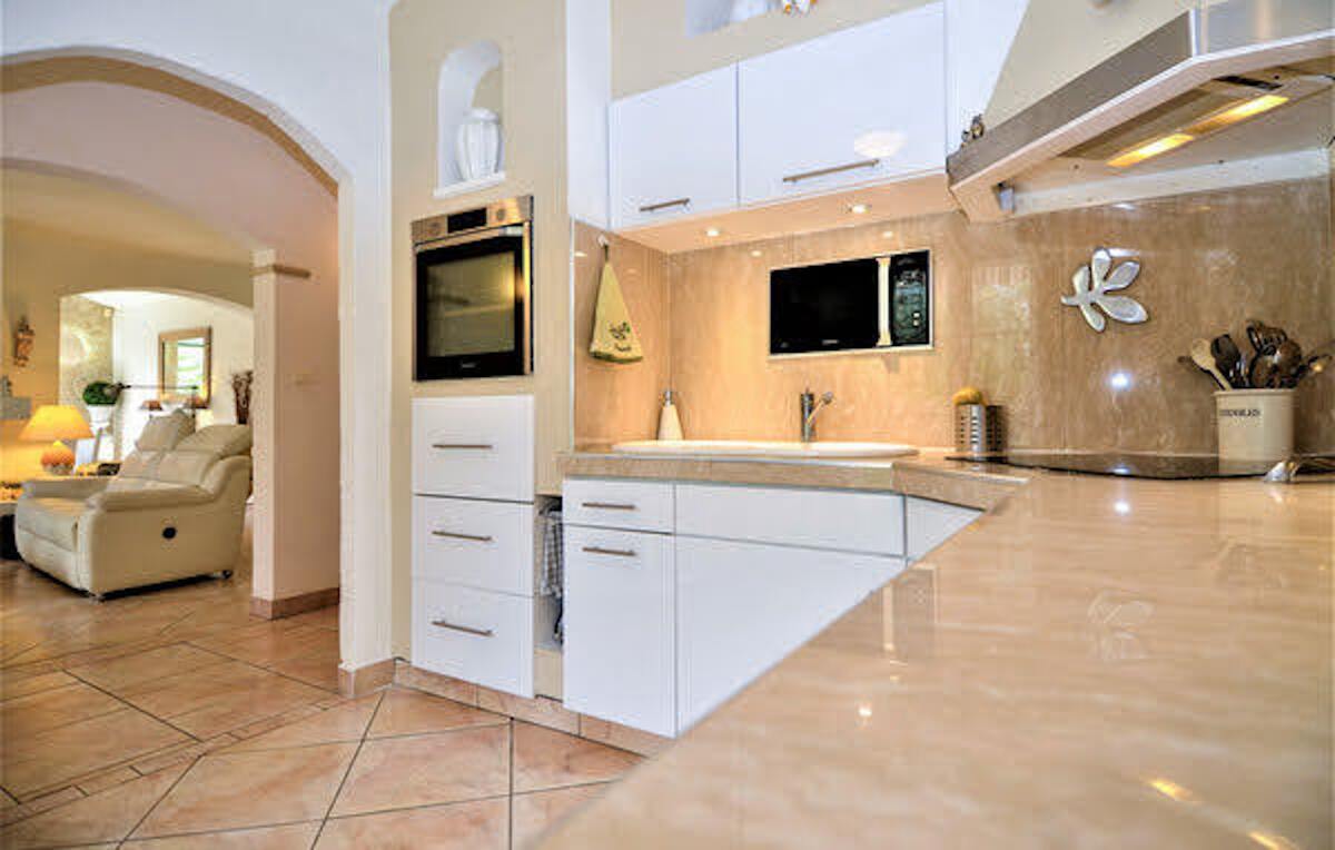 Maison avec piscine privée chauffée à Orange, jardin et 3 chambres - Photo 15