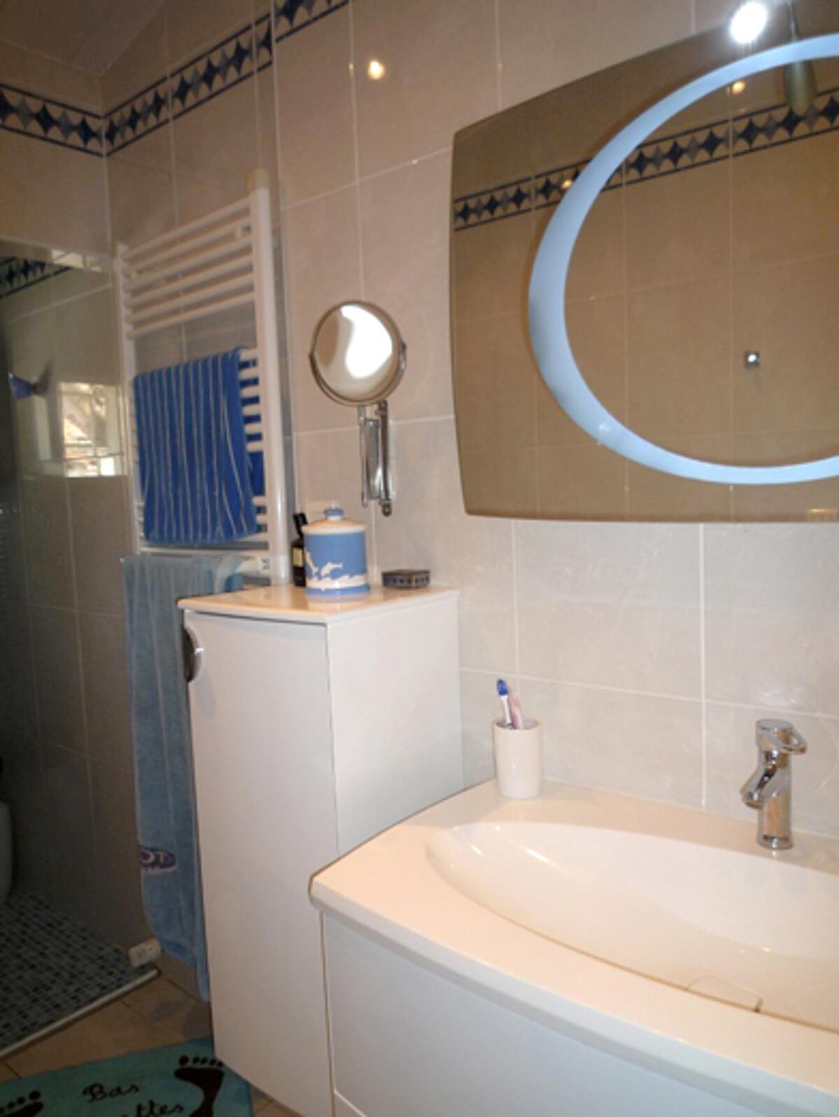 Maison avec piscine privée chauffée à Orange, jardin et 3 chambres - Photo 16