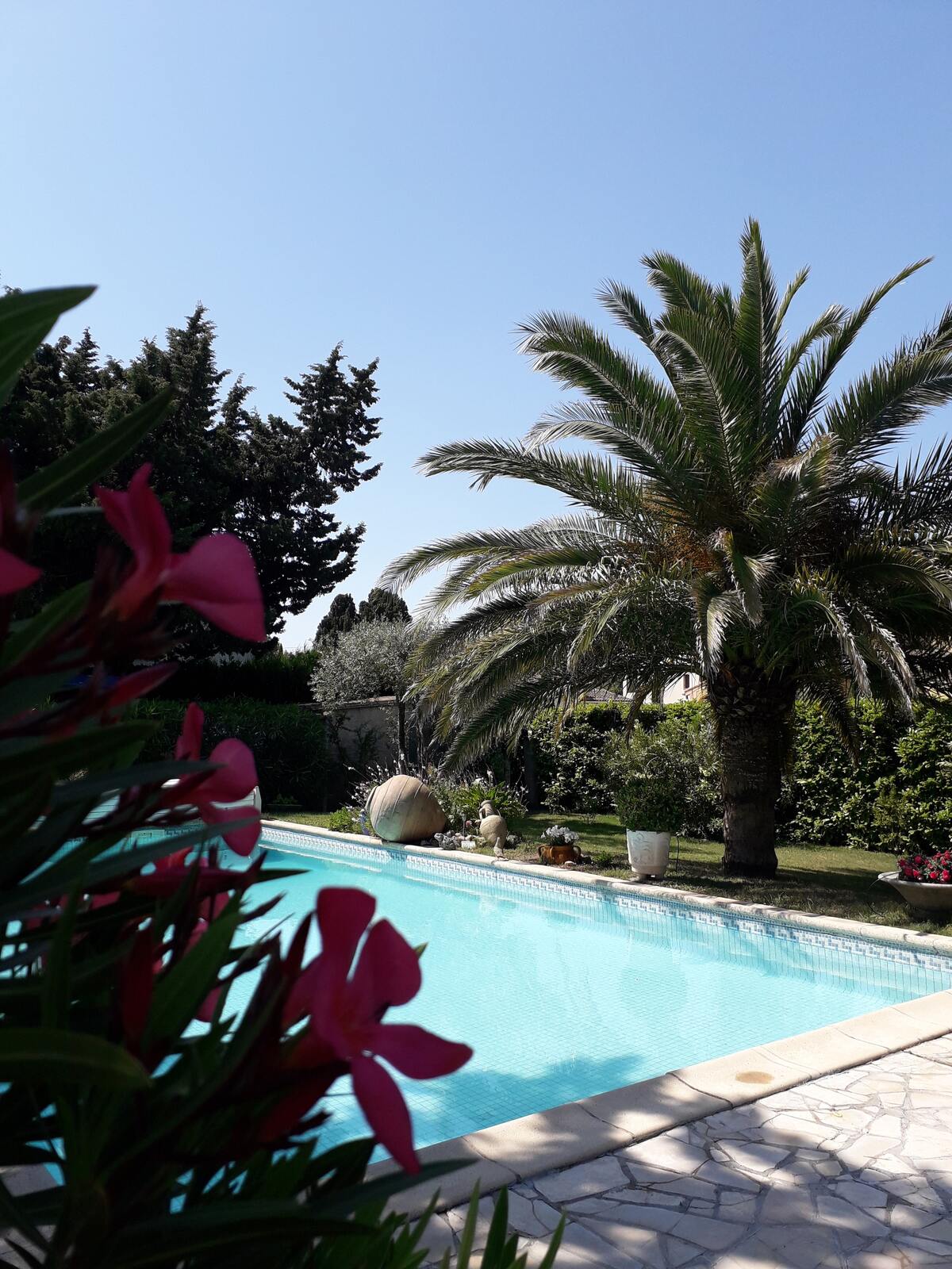 Maison avec piscine privée chauffée à Orange, jardin et 3 chambres - Photo 36