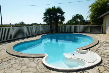 Location villa à Ornézan, Villa confortable proche dOrnézan avec piscine privée