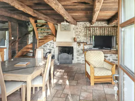 Maison avec jardin clos sans vis-à-vis à Peyrusse le Roc : photo 4