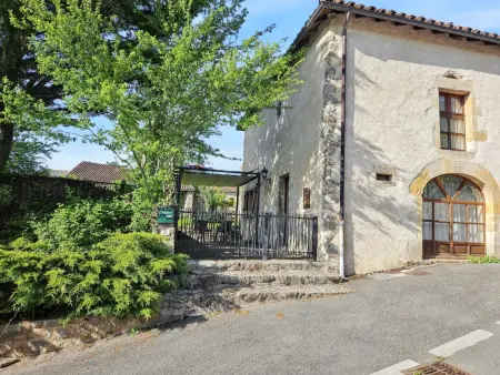 Maison avec jardin clos sans vis-à-vis à Peyrusse le Roc : photo 5